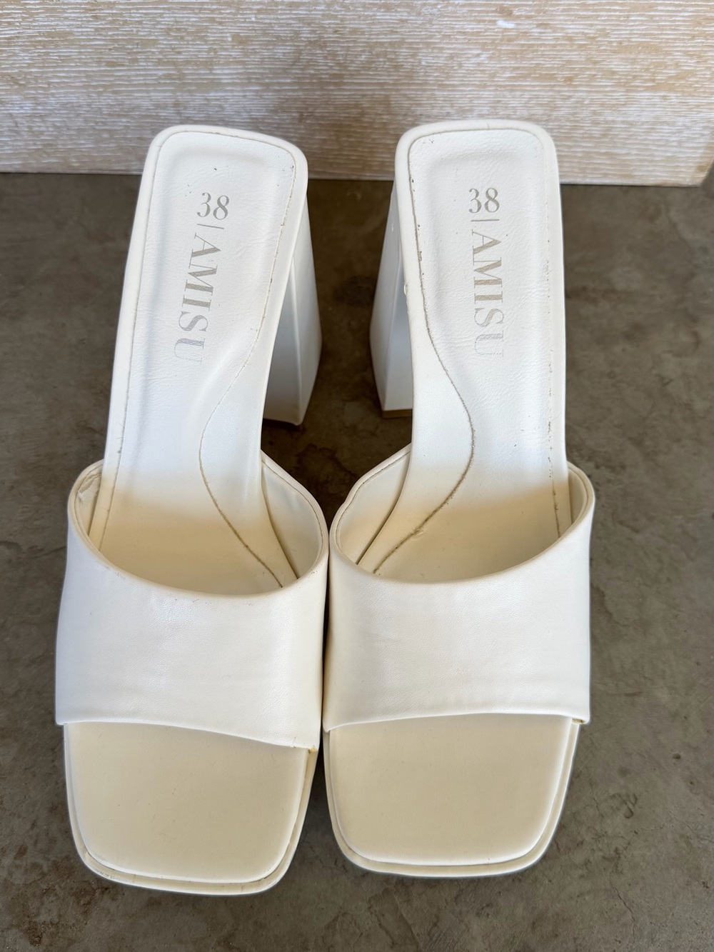 Amisu White Square Toe Block Heel Mules